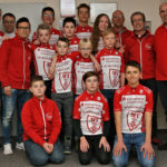 Das Radsport-Schüler- und Jugendteam der MT Melsungen mit Trainern und Betreuern. Ganz rechts der »Motor des Erfolges« Roland Wex. Foto: nh