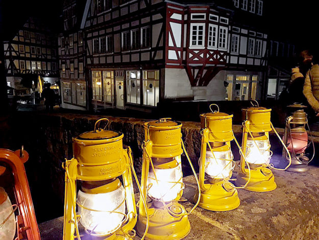 Zur dunkleren Seite der Stadt führen einmal im Monat Abendrundgänge durch Melsungen. Foto: nh 