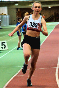 Die 15-jährige Ella Gleim eröffnete mit ihrer 200m-Bestzeit von 27,32 Sekunden den Reigen der persönlichen Bestleistungen. Foto: nh