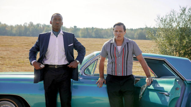 Auf eine zeitkritische Zeitreise in das rassistische Amerika geht es in »Green Book«. Foto: nh