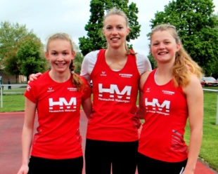Drei 100m-Kreismeisterinnen der MT Melsungen- Ella Gleim (WU20), Katharina Wagner (Frauen) und Nele Schmoll (WU18). Foto: nh