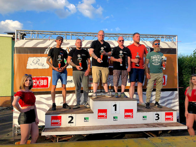 Siegerehrung in Diedenbergen (v.li.): Joachim Martens/Des Vanzonhoven, Maximilian Klaas/Ronald Hein, Fabian Müller/Peter Meuerer. Foto: Gespannteam Klaas