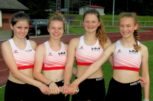 Die vier Melsunger Schülerinnen, alle unter 16, verbesserten sich in der 4x100m-Staffel der U18 auf 50,30 Sekunden. Foto: nh