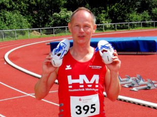 Senior Bernd Gabel konnte in Hünfeld die Quali über 300 m Hürden nach 55,92 Sekunden abhaken. Foto: nh