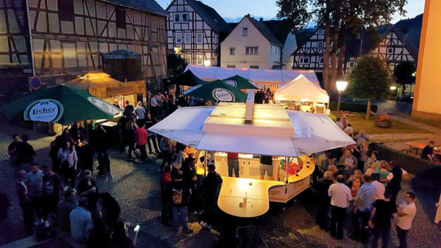 Beim Radspaß im Rotkäppchenland bietet sich Ende Juni ein Abstecher auf das Sommer- & Weinfest in Schwarzenborn an. Foto: nh