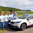 Die Frauen vom Pflegedienst Athena präsentieren sich mit Herz für Mensch und Tier. Foto: nh