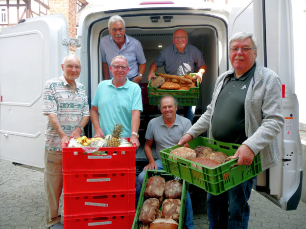 Die Tafel Homberg sucht Personal für den Fahrdienst und den Sortierservice. Foto: M. Artzt