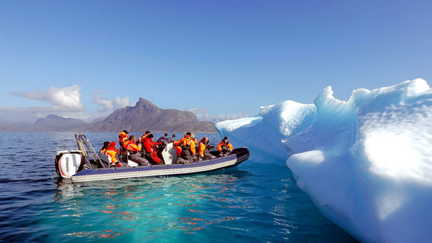 Tourismus zum abschmelzenden Polareis. Bis 2050 werden sich nicht die Fotostrecken häufen, sondern die Wetterkatastrophen weltweit. Foto: Aline Dassel | Pixabay