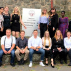 Hinten, von links: Leyla Agirman, Katharina Arnst, Rebecca Pistorius, Alina Löhle, Saskia Schubert, Mariama Köhler, Michelle Möbus; vorn, von links: Jonas Fax, Tim Helmerich, Jonas Gnüchtel, Claudia Kudla, Katharina Schmidt, Eileen Peheim. Foto: nh
