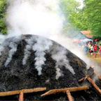 Zum Köhlerfest am Diebelsborn führt eine Gemeinschaftswanderung am 15. September. Foto: nh