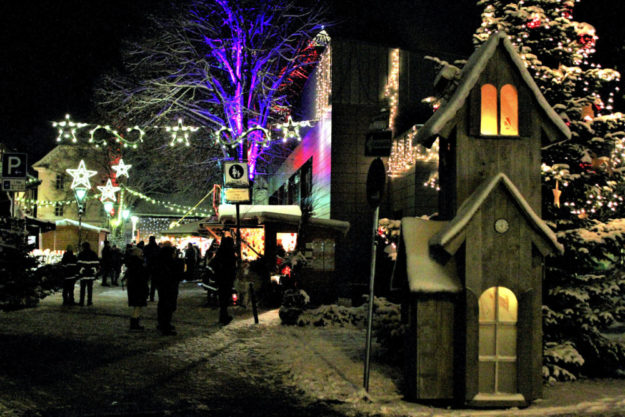 Wie im Märchen: Der stimmungsvolle Gudensberger Weihnachtsmarkt. Foto: Rainer Sander