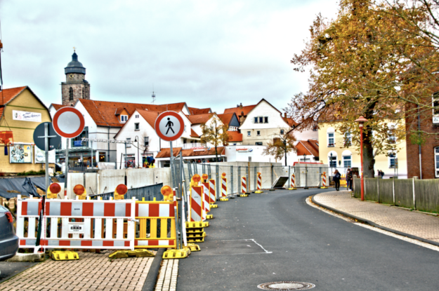 Der Homberger Bindeweg wird im Zuge der Bauarbeiten für die Drehscheibe für einige Zeit voll gesperrt. Foto: Schmidtkunz