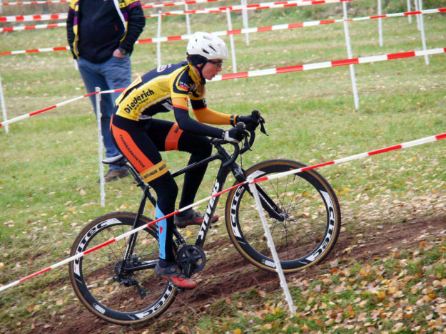 Jasmin Corso ist im Cyclocross die schnellste Frau Nordhessens.  Foto: nh