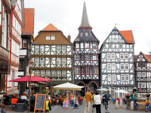 Fritzlarer Marktplatz mit dem Gildehaus. Foto: Hans Braxmeier | Pixabay