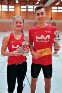 Nele Schmoll und Yannick Schleider sicherten sich die Pokale und Ehrenpreise. Foto: nh