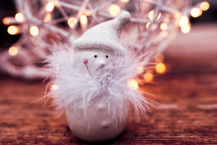 Der Kreativität sind beim Weihnachtsbasteln in der Stadtbibliothek keine Grenzen gesetzt. Foto: Susanne Jutzeler, suju-Foto | Pixabay