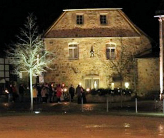 Mit einer Laternenführung enden in der Festung Ziegenhain die Weihnachtsferien. Foto: Gerhard Reidt