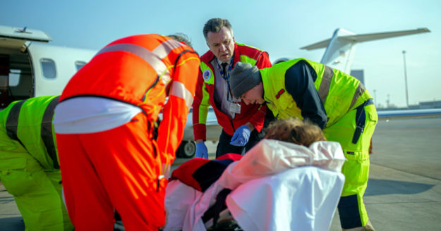 Das Nothelfer-Team bereitet den Rückflug vor. Foto: ASB | Hannibal