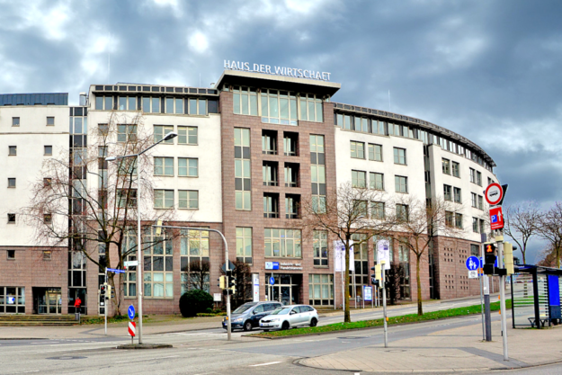 Das Haus der Wirtschaft in der Kurfürstenstr. 9 gegenüber dem Hauptbahnhof ist Sitz der IHK Kassel-Marburg. Foto: Schmidtkunz