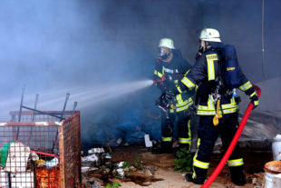 Die Arbeit unter Atemschutzgerät gehört für die Feuerwehrleute zum täglich Brot. Eine profunde Ausbildung ist für sie unerlässlich. Foto: René Fischer | Pixabay
