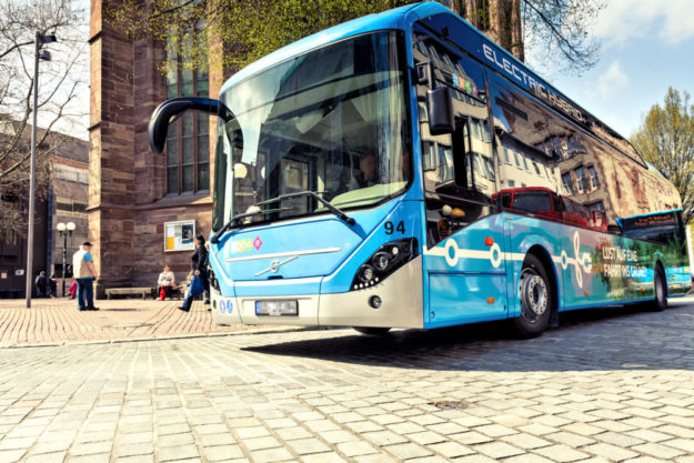 Ein moderner Elektro-Hybridbus der Göttinger Verkehrsbetriebe. Bis zum Jahr 2030 soll der Busbetrieb in ganz Göttingen elektrifiziert werden. Foto: Göttinger Verkehrsbetriebe