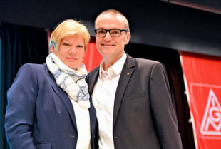 Elke Volkmann und Oliver Dietzel wurden in ihren Spitzenämtern bei der IG Metall bestätigt. Foto: Uwe Zucchi/GNHAG