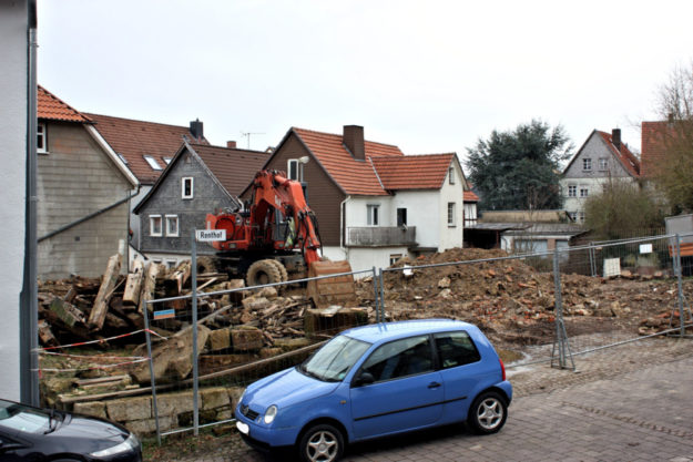 Auf dem Grundstück des abgebrannten Renthofes soll ein Wohngebäude für studentisches Wohnen entstehen. Foto: nh