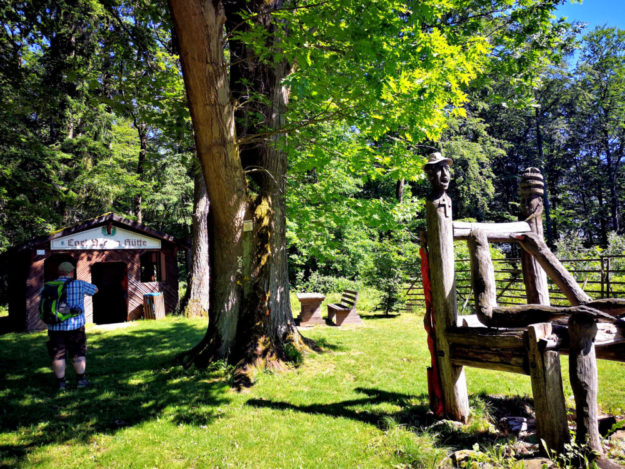 Eine der Wanderstationen im Stadtwald ist die Carl-Braun-Hütte. Foto: nh