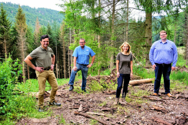 Von links: Hubertus von Roeder, GF Gérance GmbH; Henry Thiele FDP-KV Werra-Meißner; Wiebke Knell, FDP Landtagsabgeordnete; Max Grotepass, FDP- KV Werra-Meißner. Foto: nh