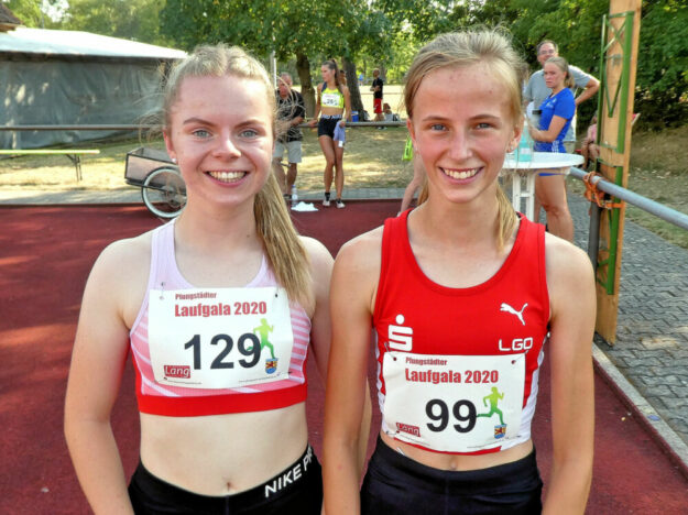 Vivian Groppe und Karolina Haas (Dortmund) freuten sich über ihre Bestzeiten von 57,58 und 57,80 Sekunden. Foto: nh