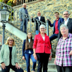 Vorn v.li.: Elke Ziepprecht, Marianne Hofmeier, Marion Ripke, Rosemarie Strate; hinten v.li.: Thomas Pippert, Alwin Altrichter, Philipp Brämer, Karl Hassenpflug. Foto: nh