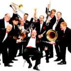Die Brass Band Berlin spielt dem Kultursommer-Publikum im Schlosspark Philippsthal auf. Foto: Bert Loewer