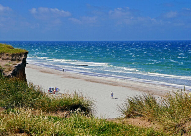 Die ganze Insel Sylt ist ein Urlaubstraum wie aus dem Bilderbuch. Das Foto entstand am Roten Kliff bei Wenningstedt, nördlich von Westerland. Foto: Erich Westendarp | Pixabay