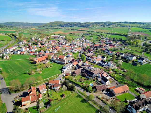 Gerade im ländlichen Raum spielt die Dorfentwicklung eine besonders wichtige Rolle. Die Homberger Bürger:innen konnten an einer Befragung teilnehmen. Foto: Rolf Walter