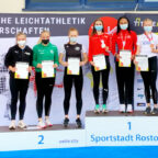 Nach der hart erkämpften Auszeichnung mit der Goldmedaille durfte sich Vivian Groppe auch zur Siegerehrung über 100 m aufs Podest stellen. Bronze am 01.08. in Rostock. Foto: nh