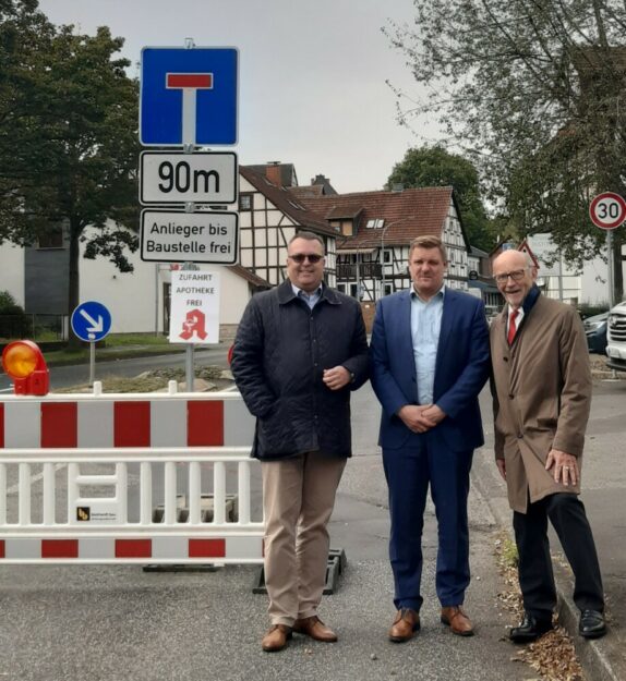 Von links: Andreas Rethagen (Kreisausschuss), Dr. Ralf-Urs Giesen (Vorsitzender FDP-Kreistagsfraktion) und Dieter Posch (Kreisausschuss). Foto: N.N. | pm, FDP-Kreistagsfraktion