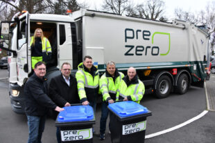 Von links: Dr. Peter Zulauf (Geschäftsführung ALF und ZVA), Anna-Lena Schmahl (Mitarbeiterin PreZero), Landrat Winfried Becker, Martin Gundlach (Operations Manager PreZero), Boris Ziegler (Pressesprecher PreZero) und Norbert Heipel (Geschäftsführer PreZero Service Nordhessen). Foto: Stephan Bürger | Kreisverwaltung Schwalm-Eder
