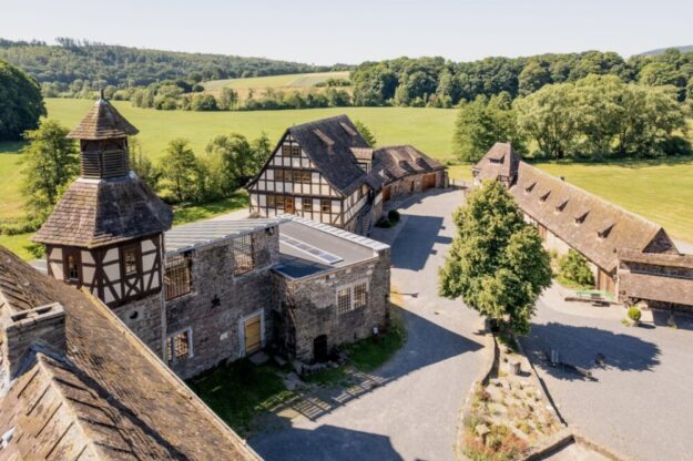 Das Wasserschloss Wülmersen aus der Vogelperspektive. Foto: Andreas Berthel