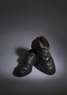 Schuhe eines Landarbeiters. Foto: Rosa Merk, Berlin