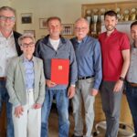 Neuwahlen und eine Ehrung bestimmten Mitte April die Jahreshauptversammlung im SPD Ortsverein. Von links: Henning Pfannkuch, Stefan Beckmann, Sabine Beckmann, Karl-Heinz Wiegand, Wolfgang Kirchhoff, Dr. Martin Herbold, Patrick Gebauer und Günther Kirchhoff. Foto: N.N. | SPD Michelsberg