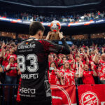 Die MT Melsungen hat bei den Maschinensucher EHF Finals 2025 den vierten Platz belegt. Am Sonntag unterlagen die Nordhessen dem THW Kiel 31:37 (18:18). Ian Barrufet – im Bild mit der Torjäger-Trophäe – sicherte sich die Auszeichnung des besten Torschützen in der Saison der EHF European League. Foto: Alibek Käsler