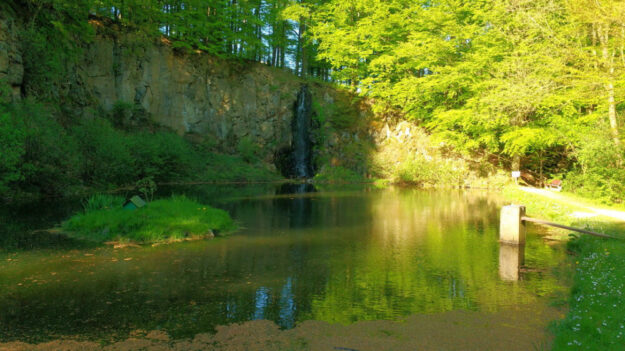 An Christi Himmelfahrt lädt der Angelverein Christerode zur traditionellen Feier am Wasserfall ein. Foto: N.N. | pm, Jürgen Lepper