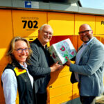 Das Interesse an der Informationsveranstaltung war groß, die erste Resonanz durchweg positiv, sagen Gabriele Schulz (li.) und Bürgermeister Roland Zobel (re.). Foto: Bernd Georg | Deutsche Post DHL Group