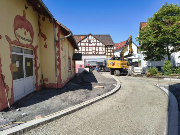 Die in die Jahre gekommene Straße An der Raiffeisenkasse musste dringend saniert werden. Foto: Uwe Dittmer