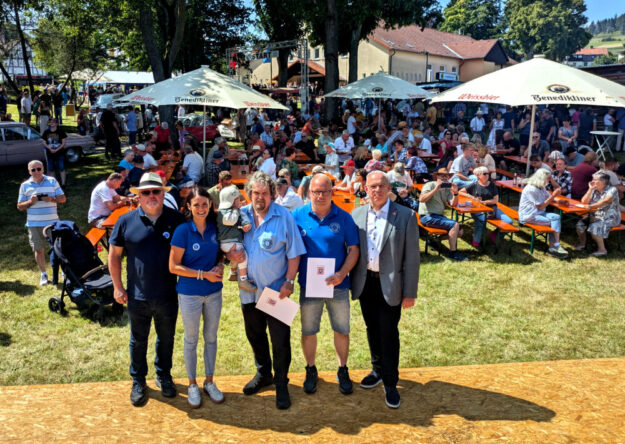 Von links: Schwarzenborns Bürgermeister Jürgen Liebermann, die Landtagsabgeordnete Christin Ziegler, Fred Ziegler, Karsten Itzenhäuser und Erster Kreisbeigeordneter Jürgen Kaufmann. Foto: N.N. | Kreisverwaltung Schwalm-Eder