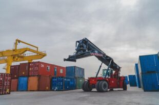 Die Besorgnis um die US-Zölle lassen die deutsche Wirtschaft nicht zur Ruhe kommen. Etwa zwei Drittel der hiesigen Unternehmen sieht sich für seine Ausfuhren jetzt nach alternativen Zielregionen um. Foto: Бахыт Каныбек | Pixabay