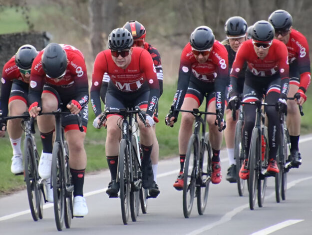 Das starke MT-Team beim Rohloffcup unterwegs (v.l.): Mirco Holzhauer (Sieger Masters 2), Maximilian Jäger, Lukas Beutner, Markus Regenbogen (3. Elote), Christian Plessing (Sieger Elite) und Hans Hutschenreuter (2. Elite). Foto: Alexander Baumann