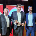 Die Sozialdemokraten ziehen aus der Veranstaltung mit Vizekanzler Lars Klingbeil (Mitte) ein positives Fazit. Links: MdL Günter Rudolph, rechts: MdB Dr. Philipp Rottwilm. Foto: N.N. | pm, SPD