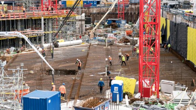 Wo Wohnungsbau einseitig Vorrang for gewerblichen Entwicklungsflächen bekommt, sieht die IHK Probleme für Wirtschaft und Gewerbe aufkommen. Foto: Wolfgang Weiser | Pexels