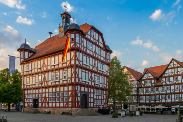 Zum Tag des offenen Denkmals, am 13. September 2026 bietet die Tourist-Info Melsunger Land eine besondere Stadtführung im historischen Melsunger Rathaus an. Foto: Frank Dietrich | Tourismusregion Melsunger Land